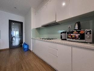 Căn hộ Vinhomes Skylake Phạm Hùng Apartment in Laos