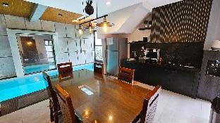 Villa Bandung dago W Billiard dan Warm Pool indoor Villa in Bandung