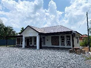 Delima Guesthouse (2 bedroom, 1 toilet) Vacation rental in Kedah