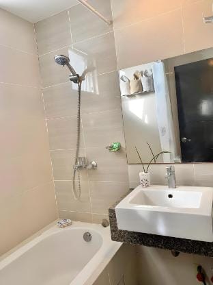 Beach access+pool access 3beds and more Vacation rental in Lapu-Lapu City