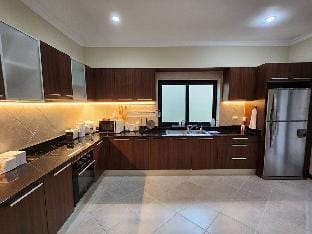 Phratamnak Seaside Pool Villa Villa in Pattaya City