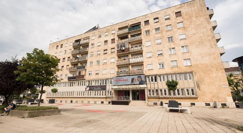 Better Than Home-Árpád Bridge Apartment in Budapest