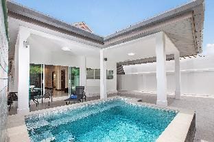 Holiday 2BR Villa Lancelot 3, Jacuzzi Pool, Rawai Villa in Rawai