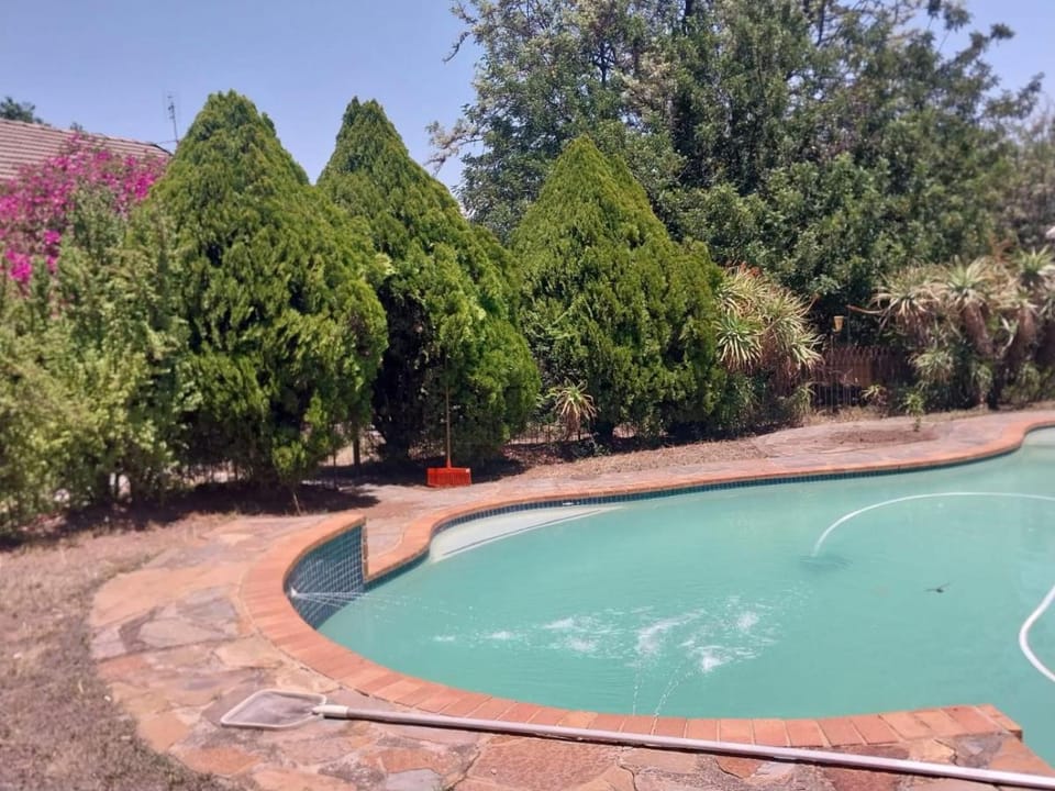 Cozy Retreat Ferndale Vacation rental in Sandton