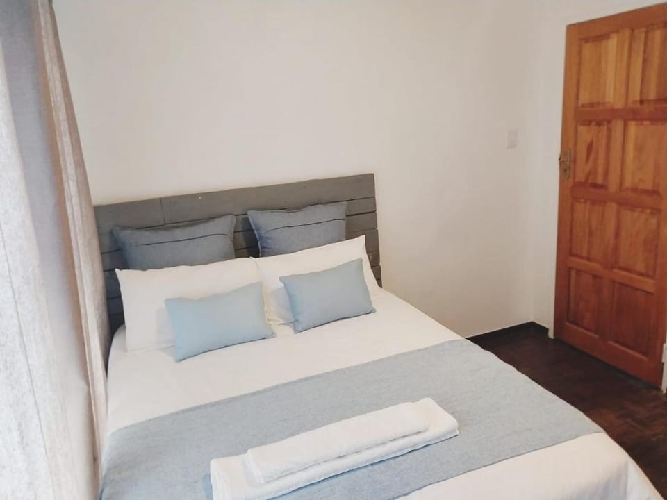 Cozy Retreat Ferndale Vacation rental in Sandton