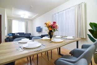 4LDK 100m² 2 min Namba 4 min Tennoji Free parking Vacation rental in Osaka