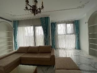 5 Bedrooms and 4 Bathrooms in the emerald. Apartment in Laos