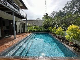 Villa Bandung lembang With Heated Pool air hangat Villa in Parongpong
