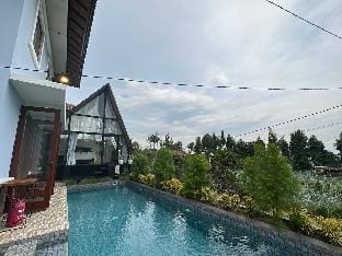 Villa Bandung Lembang Mini Cabin & Private Pool Villa in Parongpong