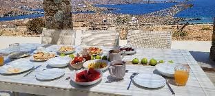 Kythnos Kouri Naoussa Beachfront Villa Villa in Kea-Kythnos