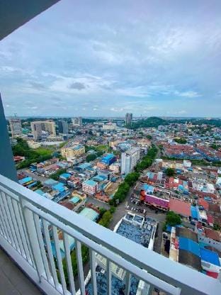 Deluxe & Cozy 1BR in Citra Plaza Nagoya Apartment in Riau Islands, Indonesia