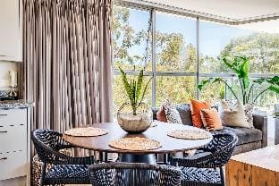 Stylish Comfort at the Luxurious Tramonto Apartment in Cape Town