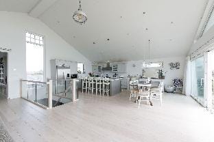 Hamptons Style Lux Beach house Vacation rental in Chichester District
