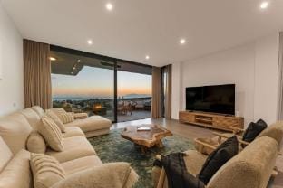Casa Sol  Luxury Rooftop Penthouse Gym Spa Pools Apartment in Marbella