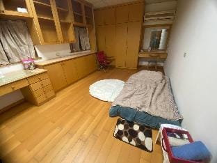 簡單的木質感小屋，家裡的頂樓，共享出來，適合不介意簡易的環境的人 Apartment in Kaohsiung