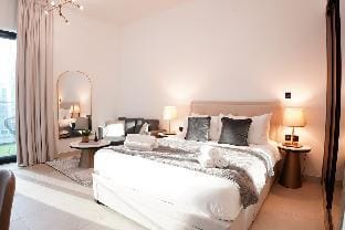 Oasis Stay Luxury Studio with BURJ Khalifa View Vacation rental in Dubai