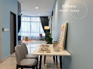 Sunset View Couple Room Hotel style | Twin Tower Vacation rental in Johor Bahru