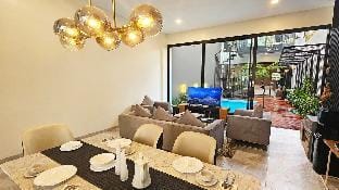 Aesthetic Villa bandung lembang With Private Pool Villa in Parongpong