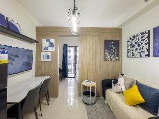 Shore 2 Poolside Oasis |MOA&Bay Walkability |1X105 Apartment in Pasay