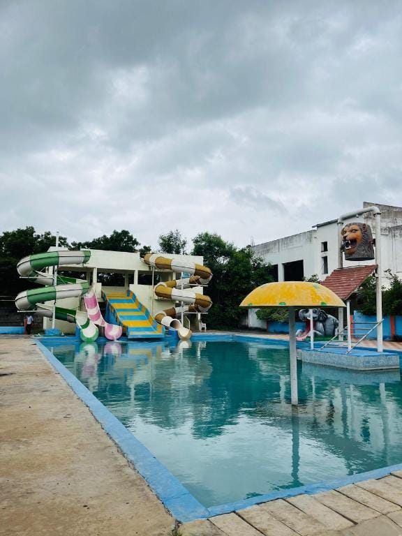 Rainbow Resort Hotel in Secunderabad