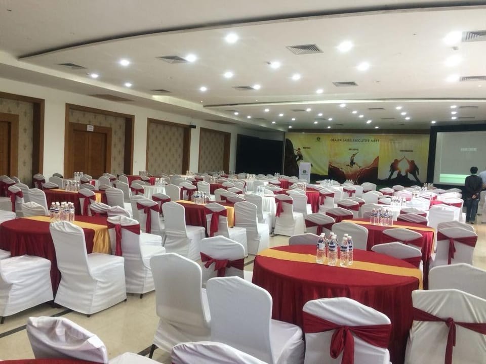Rainbow Resort Hotel in Secunderabad