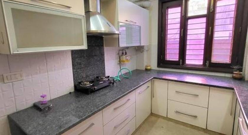 BnBBuddy Athulyam Homestay, Shalimar Bagh Apartment in Delhi
