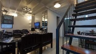 Green Cabin Apartment 1 Bilevel at Tagaytay Apartment in Tagaytay