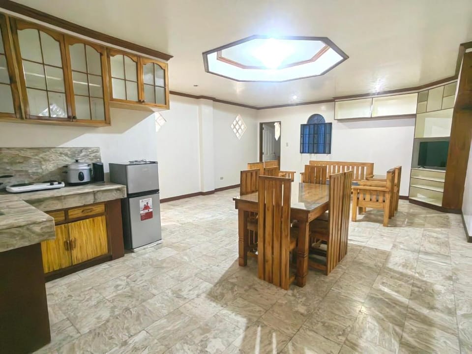 H G & O Affordable Transient  Apartment in Baguio