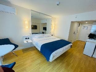 apartment for couples with sea view and beachfront Apartment in Batumi