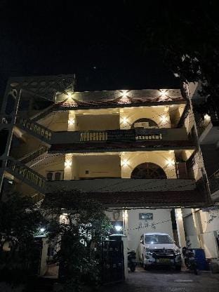 Destinedge's Padmavathi Guest House Vacation rental in Visakhapatnam