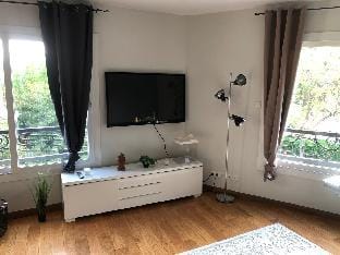 Grand studio Cosy Proche Paris Apartment in Île-de-France
