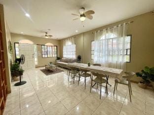 Stylish 2BR Barkada Villa close Alona Beach Apartment in Panglao