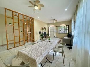 Stylish 2BR Barkada Villa close Alona Beach Apartment in Panglao