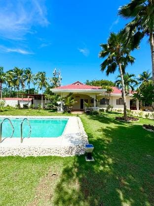 Stylish 2BR Barkada Villa close Alona Beach Apartment in Panglao