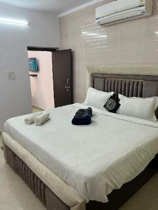 Fortune Home Service Apartment 1 Bhk L-73A,Saket Apartment in New Delhi