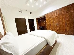 Lovely 1 bedroom apartment with 2 beds in Dubai Apartment in Dubai