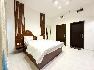 Lovely & Spacious 1 Bedroom Apartment With 2 Beds  Apartment in Dubai