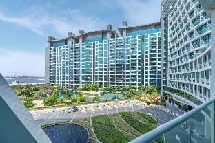 Sea view I Beach access I Pool with bar Apartment in Dubai