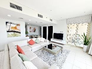 Panoramic view next to JBR beach Vacation rental in Dubai