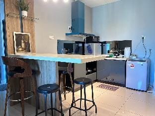 Sea View Mansion One George town Gleneagles 2R2B Apartment in George Town