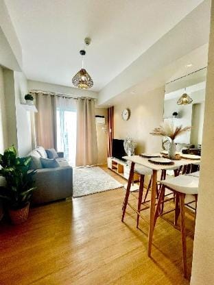 Affordable and Stylish 1BRCondo,Free Wifi&Netflix Vacation rental in Cagayan de Oro