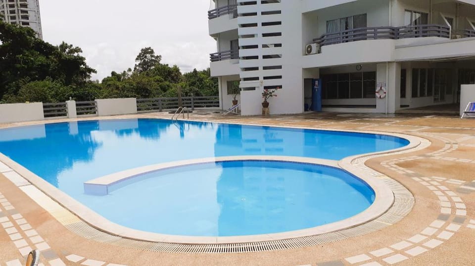 Beach front Apartment RAYONG CONDOCHAIN Apartment in Phe