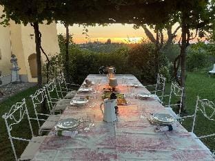 Tuscan lifestyle in period villa AC, EV, pool Vacation rental in San Casciano Val Pesa