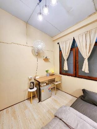 213:Cozy and Sweet Place Near BTS Apartment in Bangkok