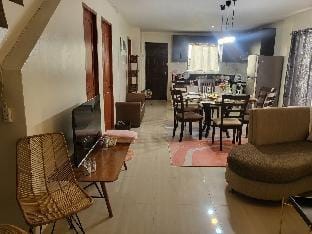 고급주택 단지, 주택 단독사용 5룸, 화장실 4개, 넓은 마당의 대저택 Vacation rental in Lapu-Lapu City