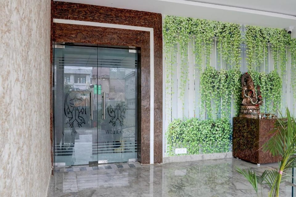 Super Townhouse Khammam Formerly Bluemoon Hotel in Telangana