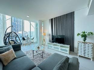 Unforgettable Canal & Sea View in Dubai Marina Apartment in Dubai