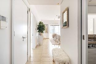 Elegant Escapes - 1B in Marina, Partial Sea View Apartment in Dubai