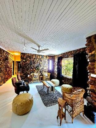 Luxury GuesthouseCo FlintstoneHouse  Apartment in South Africa