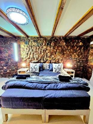 Luxury GuesthouseCo FlintstoneHouse  Apartment in South Africa